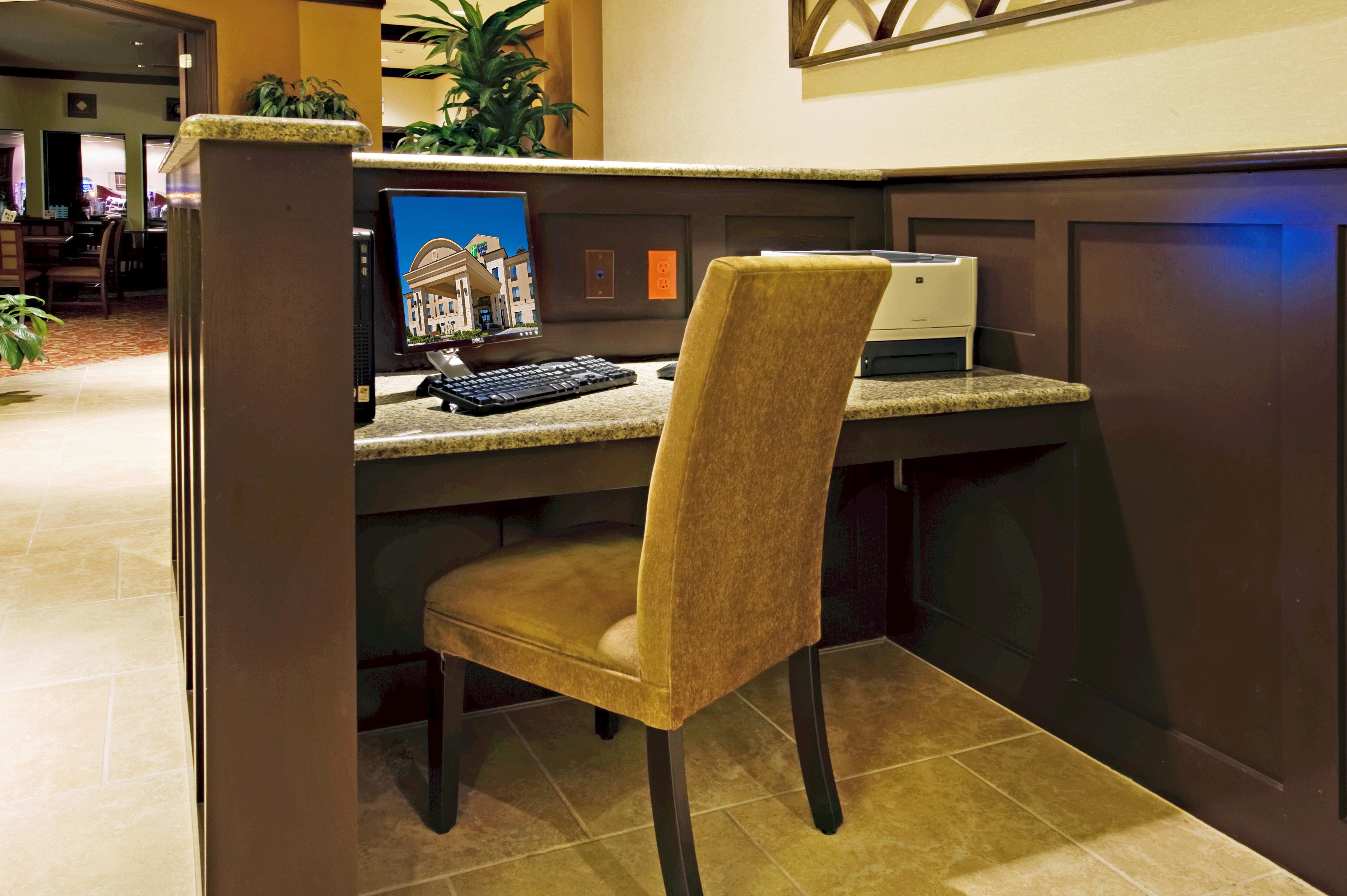 Holiday Inn Express Hotel & Suites Wichita Falls, An Ihg Hotel Экстерьер фото