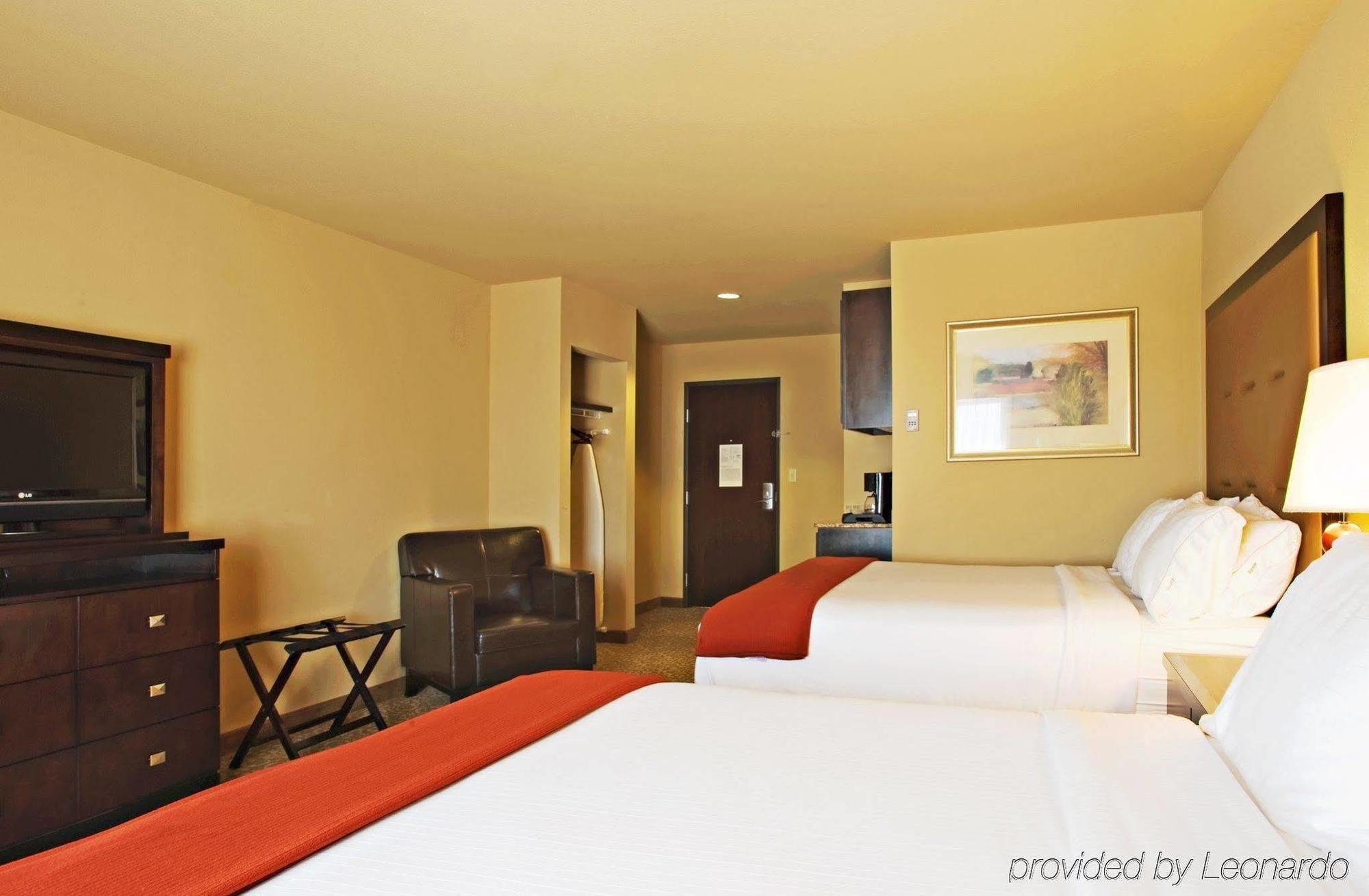 Holiday Inn Express Hotel & Suites Wichita Falls, An Ihg Hotel Экстерьер фото